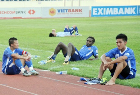 V-League lao đao: Hàng trăm cầu thủ “không chốn dung thân” - 1 Nhiều cầu thủ Việt Nam đang...không chốn dung thân - Ảnh: An An