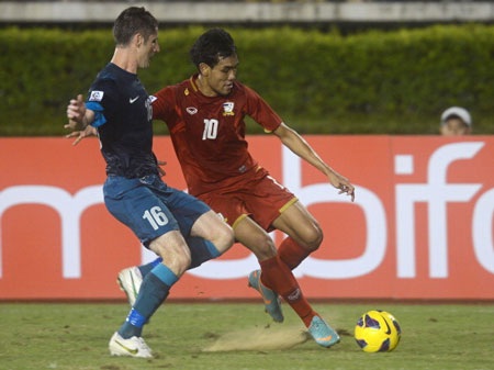 Thua sát nút Thái Lan, Singapore lên ngôi vô địch AFF Cup 2012 - 1 Dangda (10) đã có một trận đấu khá mờ nhạt
