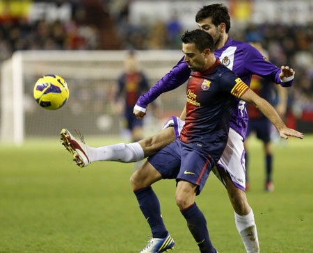 Xavi khai thông thế bế tắc cho Barcelona