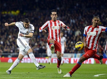 Real Madrid ép sân Atletico ngay sau tiếng còi khai cuộc