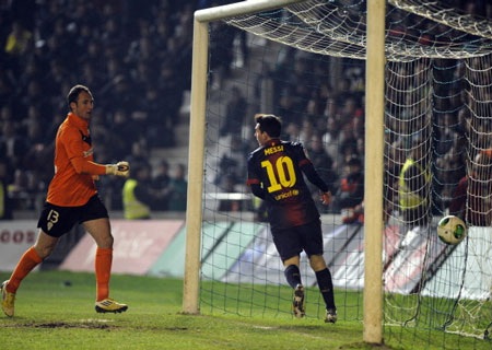 Barcelona - Atletico: Hạ màn sớm cuộc đua vô địch? - 2 Lionel Messi đã có 88 bàn trong năm 2012