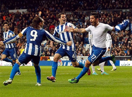Espanyol giành 1 điểm quý giá ở những phút cuối