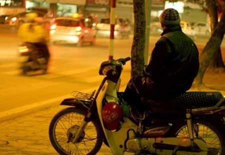 Nhiều xế ôm khi vấp phải bẫy tình đành ngậm bồ hòn làm ngọt vì quá xấu hổ.