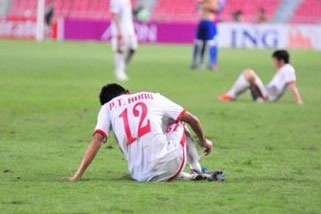 Đầu năm với “rượu tự trọng” - 1 Đội tuyển VN thua mất mặt tại AFF Cup 2012