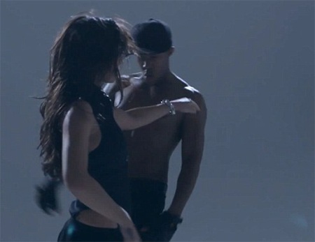 Cheryl Cole lả lơi bên bồ mới - 6 Clip mới của Cheryl Cole: