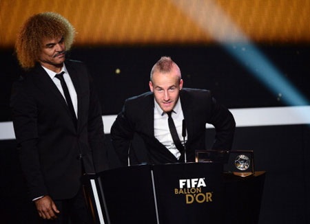 Stoch nhận giải cầu thủ ghi bàn thắng đẹp nhất năm 2012