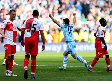QPR - Man City: Sợ kẻ cố cùng liều thân - 1 Man City lên ngôi sau chiến thắng trước QPR mùa bóng trước