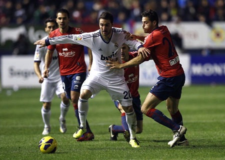 Higuain đã thi đấu đầy nhạt nhòa trong ngày Ronaldo vắng mặt