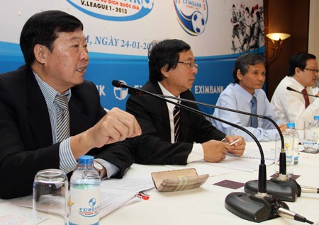 Bản quyền truyền hình V-League xuống giá thê thảm - 1 Bản quyền truyền hình V-League xuống giá thê thảm - Ảnh: Sơn Dũng