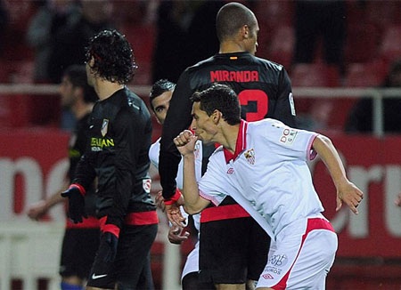 Derby thành Madrid tại chung kết Cúp Nhà vua - 4 Navas lập công rút ngắn tỷ số xuống còn 1-2 cho Sevilla