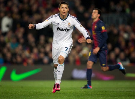 C. Ronaldo lập cú đúp, Real Madrid hạ gục Barca tại Nou Camp - 1 C. Ronaldo rực sáng với cú đúp vào lưới Barcelona