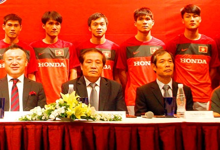 Đội tuyển Việt Nam có nhà tài trợ mới - 1 Đội tuyển Việt Nam có nhà tài trợ mới