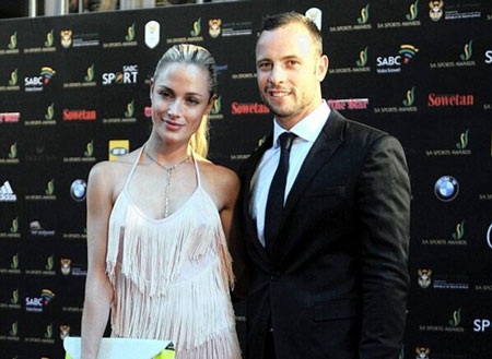 “Người không chân” Pistorius bắn chết bạn gái trong ngày Valentine - 1 Oscar Pistorius và bạn gái