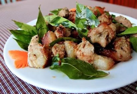 Thịt lợn Mường được chế biến thành nhiều món ăn ngon