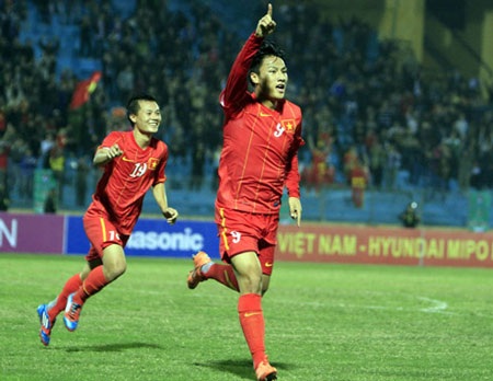 Mạc Hồng Quân: “Tết này tha hồ ăn bánh chưng” - 1 Mạc Hồng Quân đang là nhân tố quan trọng ở tuyển Việt Nam