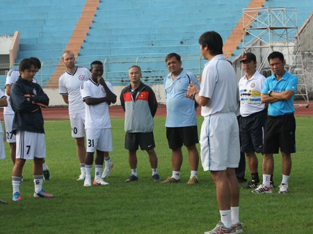 HLV Lê Huỳnh Đức gửi gắm niềm tin, hy vọng đến toàn đội ngày đầu năm mới