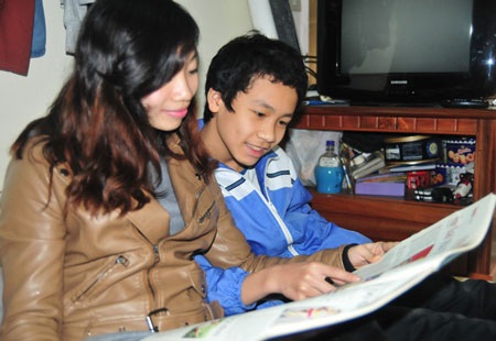 Hà Thanh vào bếp cùng mẹ ngày Tết - 6 Hà Thanh và em trai