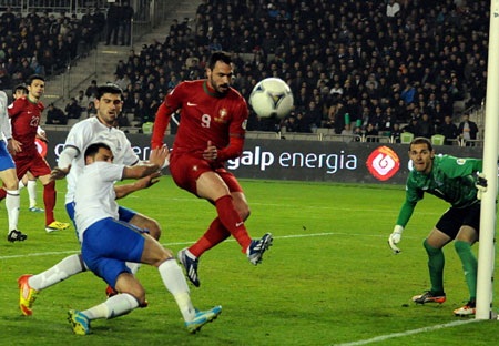 Hugo Almeida ấn định thắng lợi 2-0 cho Bồ Đào Nha