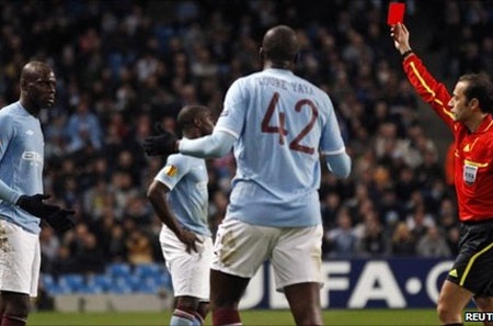 Trọng tài Cuneyt Cakir: Kẻ hủy diệt các đội bóng Anh - 2 Trọng tài người TNK luôn là khắc tinh với các CLB Anh