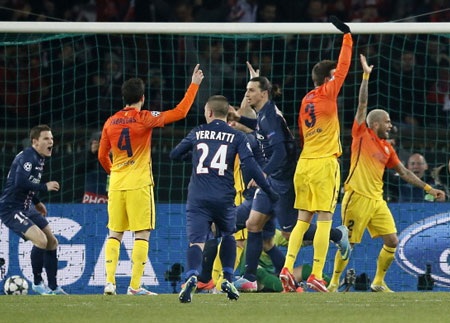 Ibrahimovic tỏa sáng với pha ghi bàn vào lưới đội bóng cũ