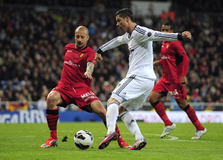 C. Ronaldo ghi bàn gỡ hòa 2-2 đầy quan trọng cho Real Madrid