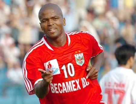 B. Bình Dương đưa công thần Philani trở lại V-League - 1 Tiền đạo Philani