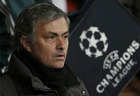 Những khoảnh khắc rực lửa ở đại chiến MU-Real tại Old Trafford - 3 Mourinho vẫn giữ được sự bình thản trên băng ghế huấn luyện