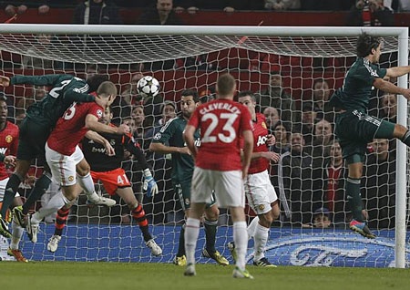 Những khoảnh khắc rực lửa ở đại chiến MU-Real tại Old Trafford - 7 Trận đấu diễn ra khá căng thẳng và quyết liệt