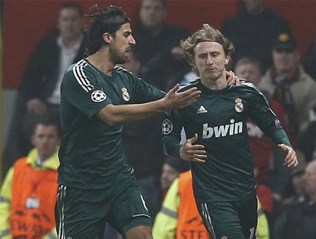 Những khoảnh khắc rực lửa ở đại chiến MU-Real tại Old Trafford - 12 Luka Modric gỡ hòa 1-1 cho Real Madrid