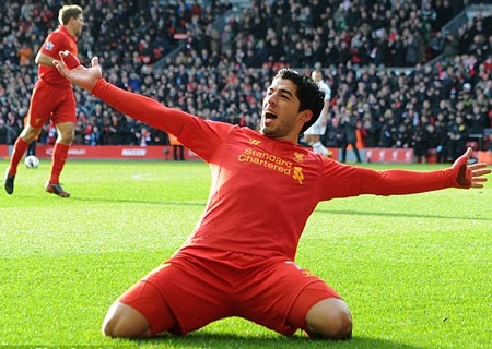 Liverpool ngược dòng đánh bại Tottenham đầy kịch tính - 1 Luis Suarez đưa Liverpool vượt lên dẫn trước từ khá sớm