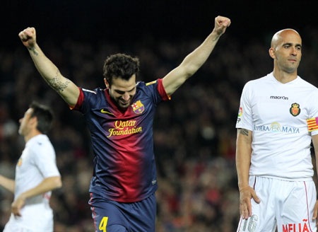 Fabregas rực sáng với cú hattrick vào lưới Mallorca