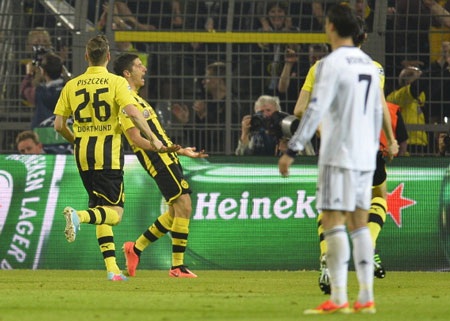 Lewandowski ghi 4 bàn, Real Madrid thảm bại trước Dortmund - 3 Lewandowski khiến Real Madrid ôm hận tại Signal Iduna Park