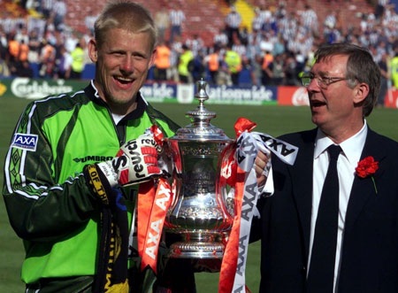 Thủ môn Peter Schmeichel sẽ sang Việt Nam cuối tháng 4