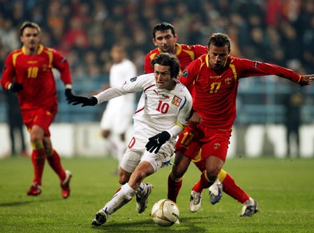 Italia và tham vọng giành vé sớm dự World Cup 2014 - 2 Rosicky và đồng đội quyết đánh bại Italia trên sân nhà