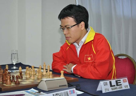 Quang Liêm bám sát nhóm đầu trước 3 vòng cuối - 1 Quang Liêm bám sát nhóm đầu trước 3 vòng cuối