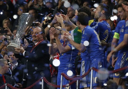 Thầy trò Benitez ngập tràn hạnh phúc trong ngày đăng quang - 4 Đây là danh hiệu ở cúp châu Âu của Chelsea ở năm thứ hai liên tiếp