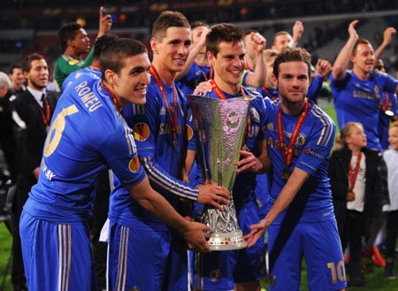 Thầy trò Benitez ngập tràn hạnh phúc trong ngày đăng quang - 9 Bộ tứ người Tây Ban Nha ở Chelsea: Romeu, Torres, Apilicueta và Mata