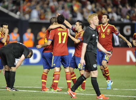 “Kép phụ” tỏa sáng, Tây Ban Nha dễ dàng đánh bại Ailen - 3 Soldado tỏa sáng với bàn thắng vào lưới Ailen