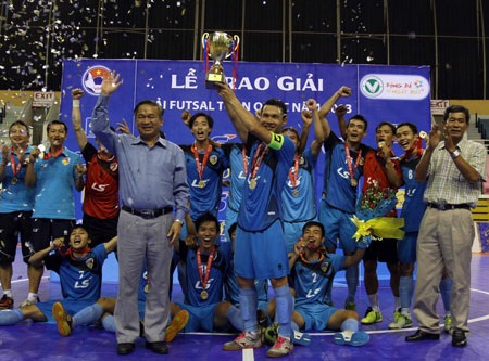 Thái Sơn Nam vô địch futsal Việt Nam 2013 - 1 Thái Sơn Nam vô địch futsal Việt Nam 2013