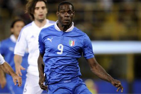 Italia và khát vọng vô địch tại Confederations Cup 2013 - 2 Tiền đạo Balotelli được HLV Prandelli đặt khá nhiều kỳ vọng