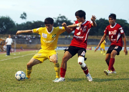 Công Vinh đang chơi chói sáng ở giai đoạn lượt về V-League - Ảnh: Gia Hưng