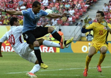 Đại thắng Tahiti, Uruguay đối đầu Brazil ở bán kết - 1 Uruguay đã có một chiến thắng đầy dễ dàng