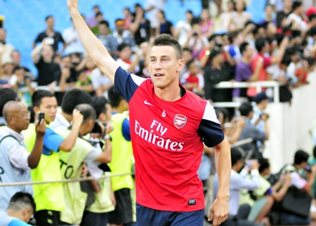 Fan Việt Nam “ngất ngây” với trình độ siêu hạng của Arsenal - 6 Hậu vệ tài năng Koscielny - Ảnh: An An