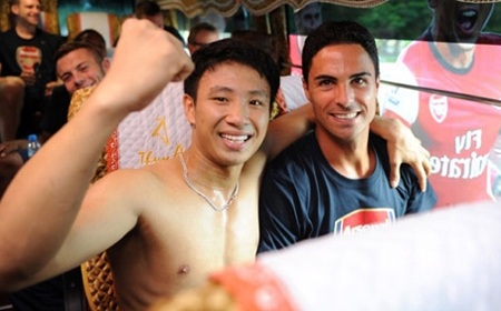 Những điều Arsenal ấn tượng nhất ngày đầu tiên tại Việt Nam - 2 Trao thưởng cho CĐV chạy bộ 5km