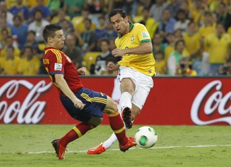 Thắng đậm Tây Ban Nha, Brazil vô địch Confed Cup 2013 - 1 Fred đưa Brazil vượt lên dẫn trước từ khá sớm