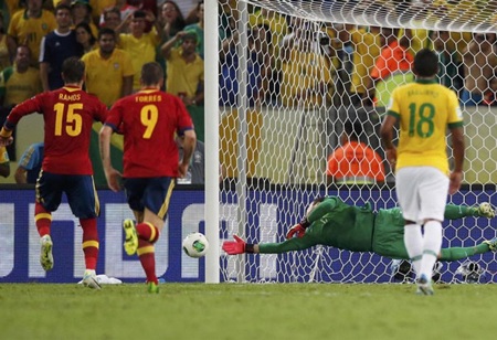 Thắng đậm Tây Ban Nha, Brazil vô địch Confed Cup 2013 - 2 Sergio Ramos đá hỏng quả 11m đầy đáng tiếc