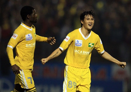 Công Vinh quyết ghi 100 bàn thắng tại V-League trước khi sang Nhật Bản - 1 Công Vinh cảm thấy tự tin trước thử thách ở Nhật Bản