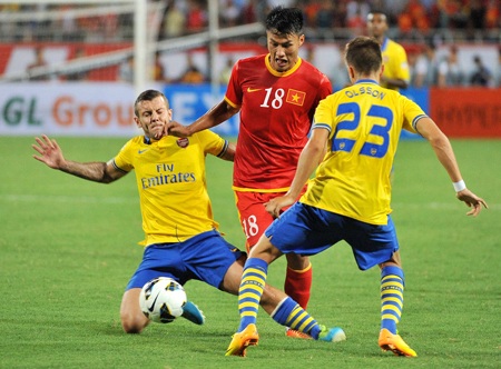 Tuyển Việt Nam thua đậm Arsenal: Dấu ấn đẳng cấp - 2 Sau trận đấu với Arsenal, tuyển Việt Nam sẽ rút ra được nhiều bài học kinh nghiệm - Ảnh: Gia Hưng