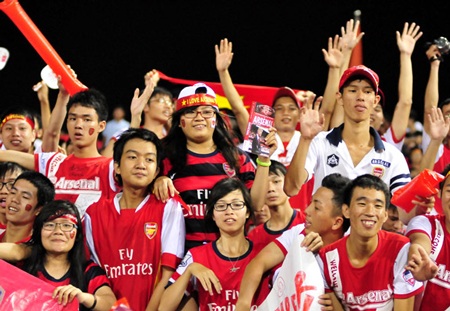 CĐV Việt Nam “cháy” hết mình trên sân Mỹ Đình - 1 Niềm vui của các CĐV Việt Nam trên sân Mỹ Đình