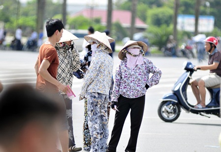 Phe vé hoạt động suốt mấy ngày qua trên sân Mỹ Đình